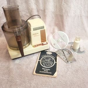 Vintage Sunbeam Mixmaster Food Processor Model Number 14050 with 2 attachments